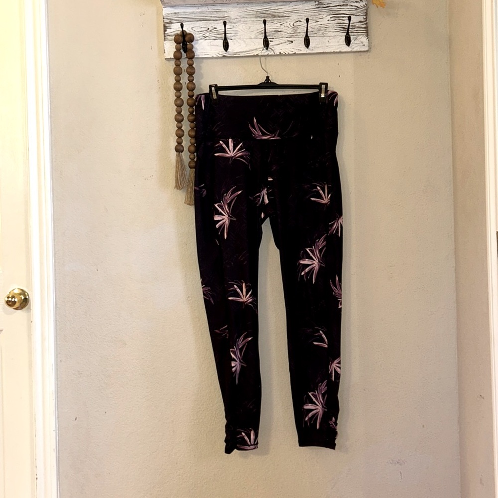 Womens Leggings XL gathers at ankle #smokefreehome